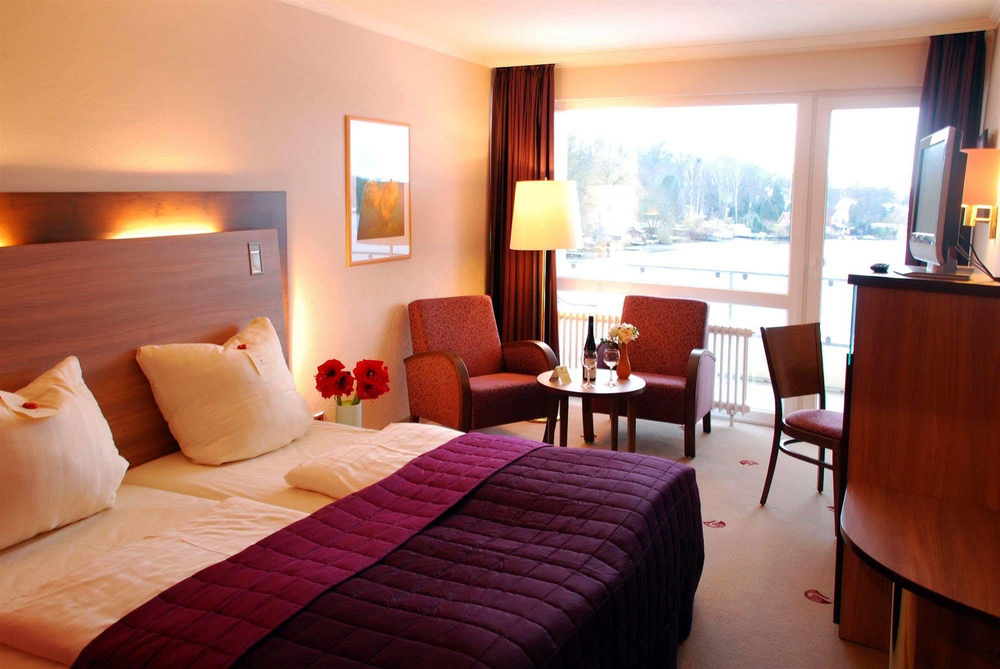 Seehotel Schwanenhof Мельн Экстерьер фото